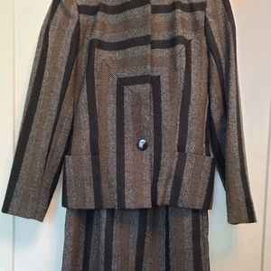 Albert Nipon 100 virgin wool suit sz 6